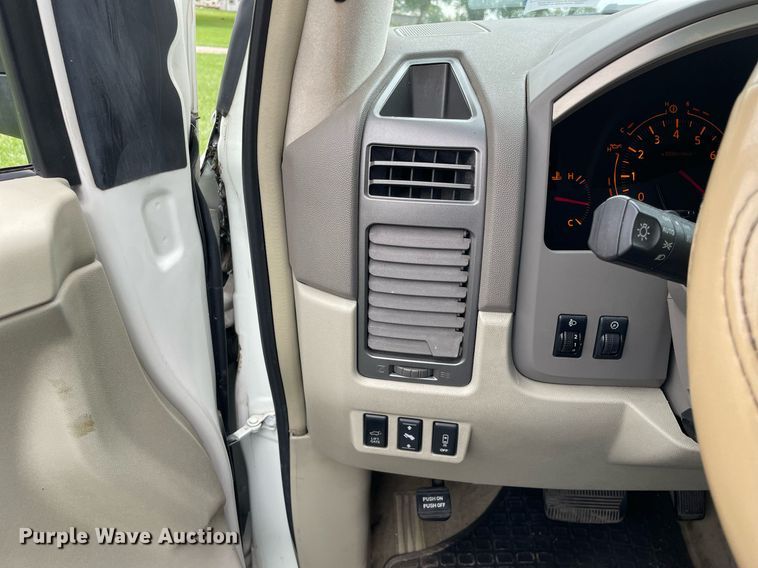 image for item LV9945 2007 Infiniti QX56  limousine