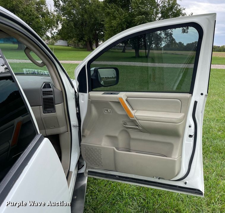 image for item LV9945 2007 Infiniti QX56  limousine