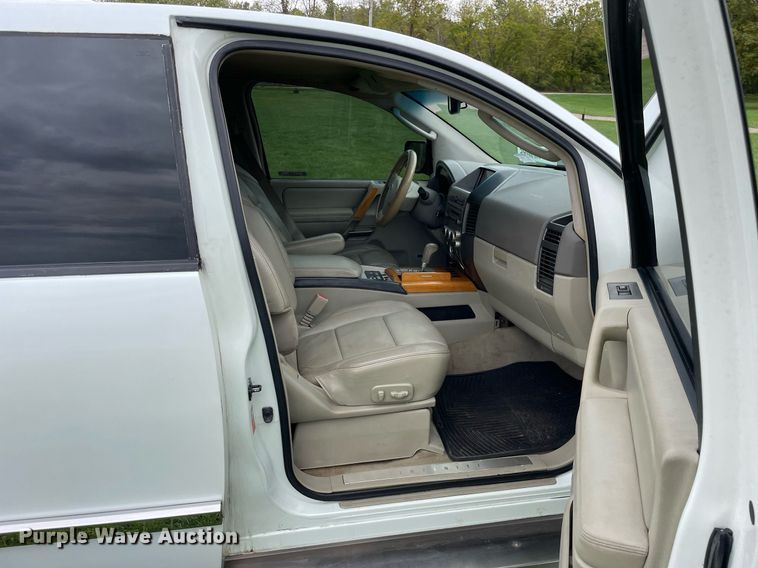 image for item LV9945 2007 Infiniti QX56  limousine