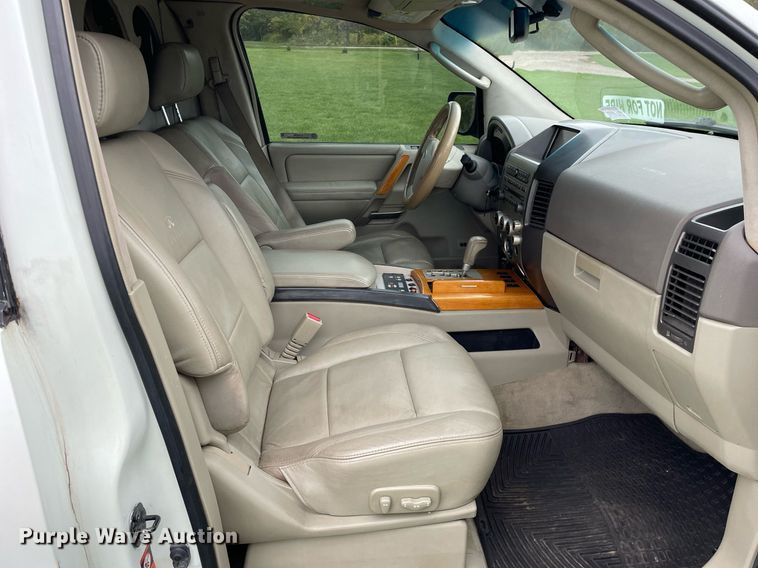 image for item LV9945 2007 Infiniti QX56  limousine