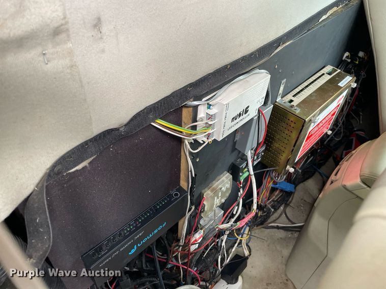 image for item LV9945 2007 Infiniti QX56  limousine