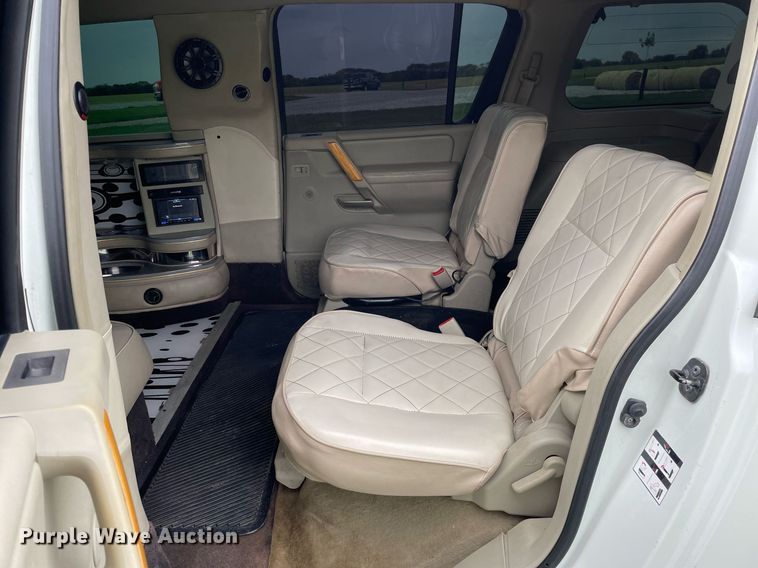 image for item LV9945 2007 Infiniti QX56  limousine