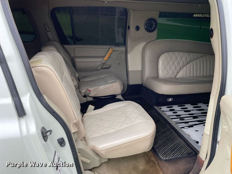 image for item LV9945 2007 Infiniti QX56  limousine