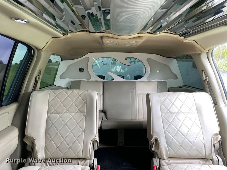 image for item LV9945 2007 Infiniti QX56  limousine