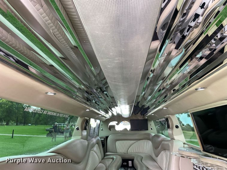 image for item LV9945 2007 Infiniti QX56  limousine