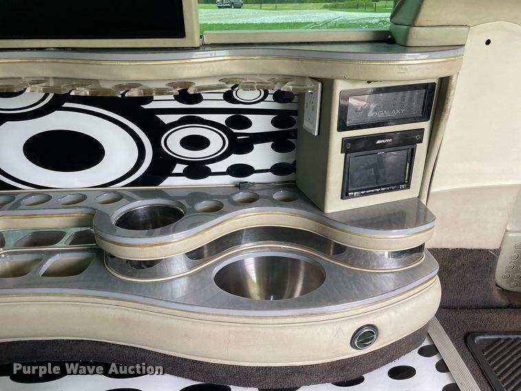 image for item LV9945 2007 Infiniti QX56  limousine