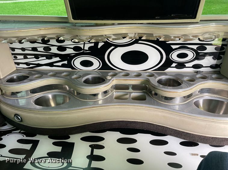 image for item LV9945 2007 Infiniti QX56  limousine