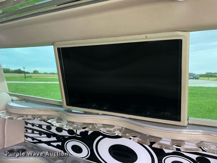 image for item LV9945 2007 Infiniti QX56  limousine