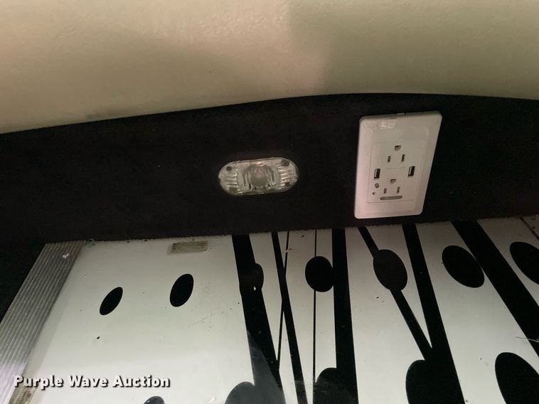 image for item LV9945 2007 Infiniti QX56  limousine