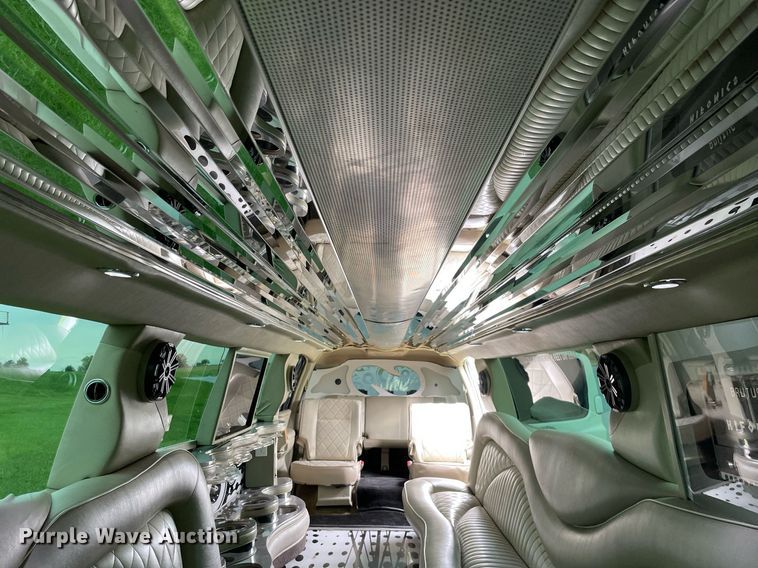 image for item LV9945 2007 Infiniti QX56  limousine