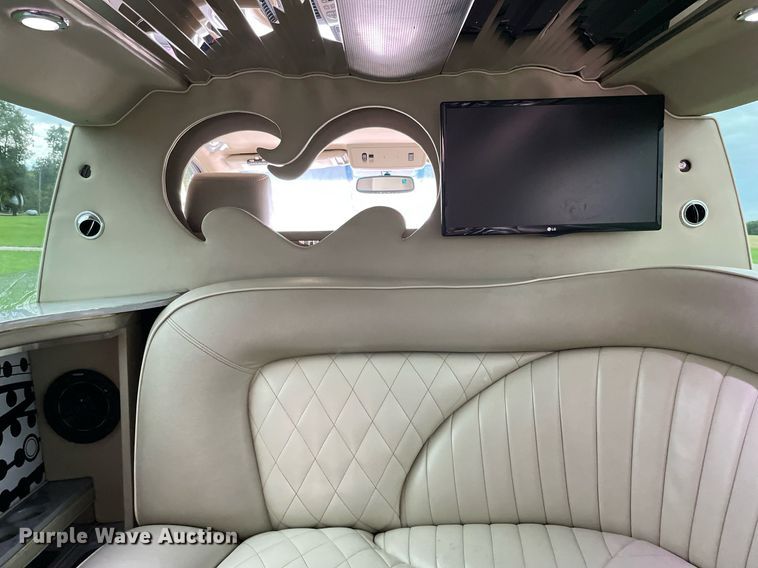 image for item LV9945 2007 Infiniti QX56  limousine