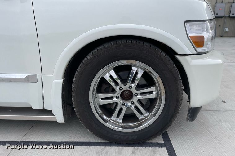 image for item LV9945 2007 Infiniti QX56  limousine