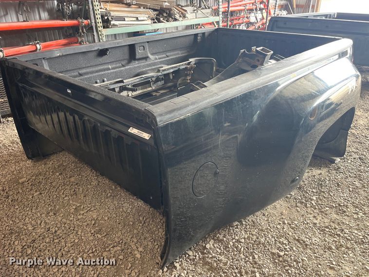 image for item MG9524 2013 GMC 3500  pickup truck bed