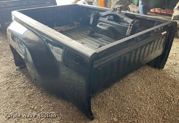 image for item MG9524 2013 GMC 3500  pickup truck bed