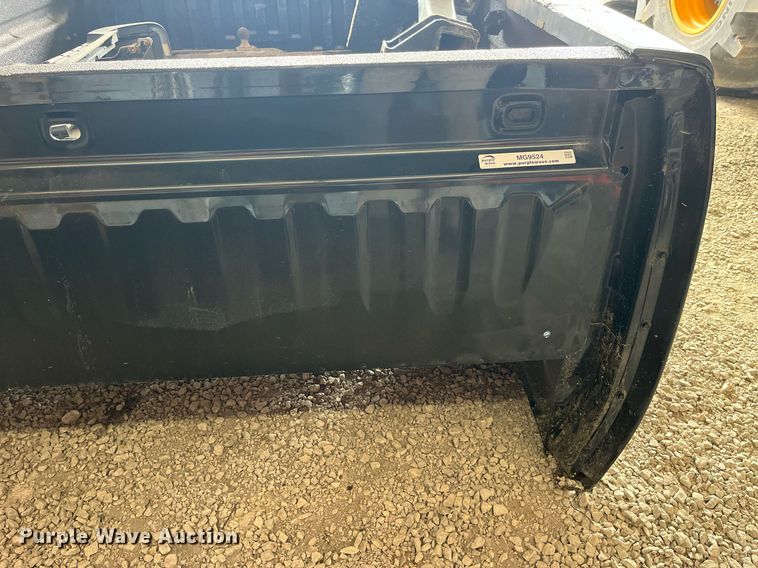 image for item MG9524 2013 GMC 3500  pickup truck bed