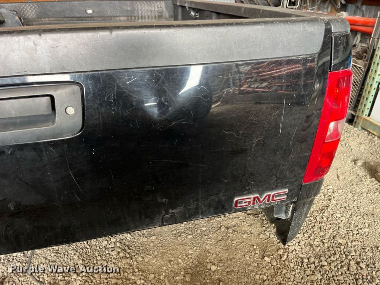 image for item MG9524 2013 GMC 3500  pickup truck bed