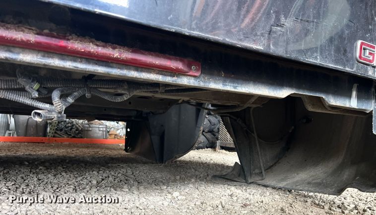 image for item MG9524 2013 GMC 3500  pickup truck bed