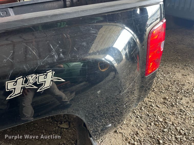 image for item MG9524 2013 GMC 3500  pickup truck bed