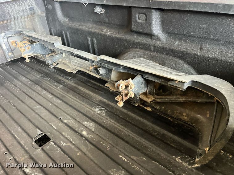 image for item MG9524 2013 GMC 3500  pickup truck bed