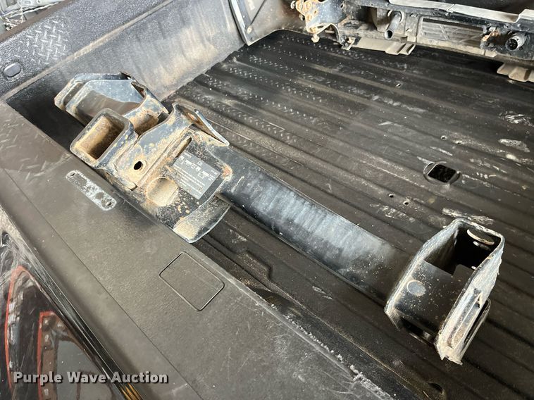 image for item MG9524 2013 GMC 3500  pickup truck bed