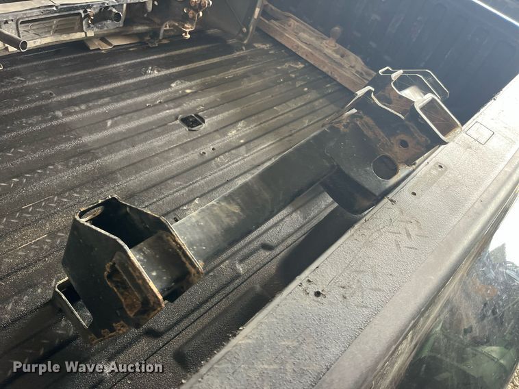 image for item MG9524 2013 GMC 3500  pickup truck bed