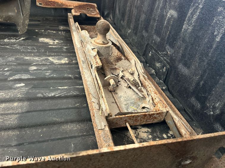 image for item MG9524 2013 GMC 3500  pickup truck bed