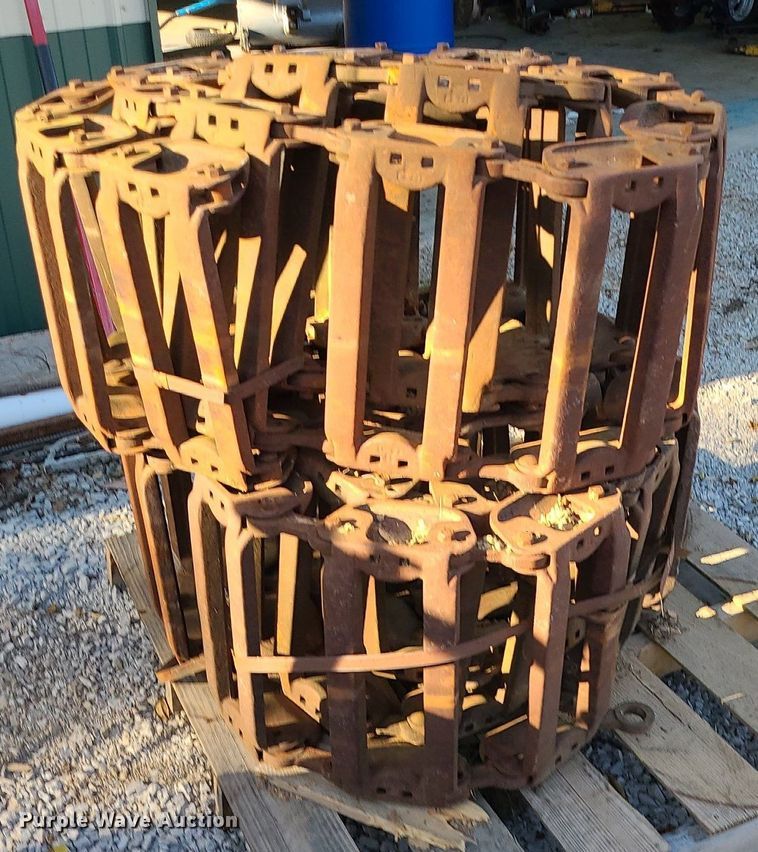 image for item MG9774 Grouser steel skid steer tracks