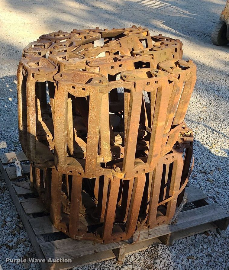 image for item MG9774 Grouser steel skid steer tracks