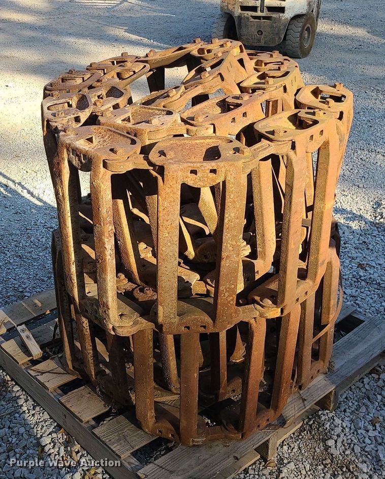 image for item MG9774 Grouser steel skid steer tracks