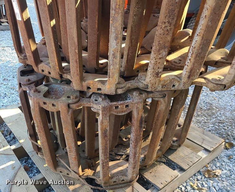 image for item MG9774 Grouser steel skid steer tracks