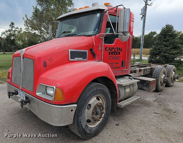 image for item MH9394 2007 Kenworth T300  truck cab and chassis