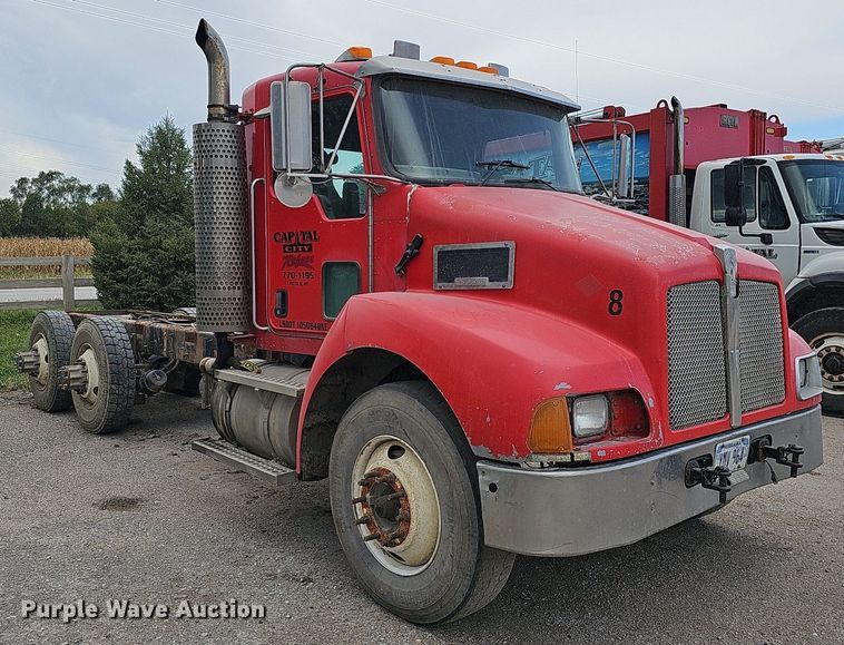 image for item MH9394 2007 Kenworth T300  truck cab and chassis