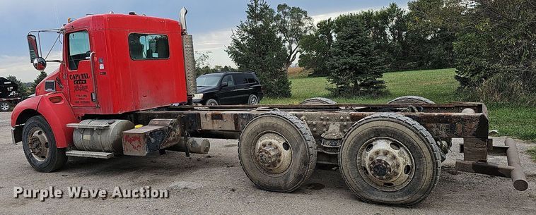 image for item MH9394 2007 Kenworth T300  truck cab and chassis