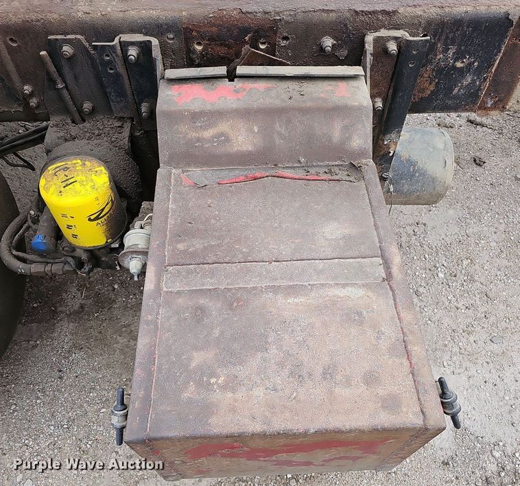 image for item MH9394 2007 Kenworth T300  truck cab and chassis