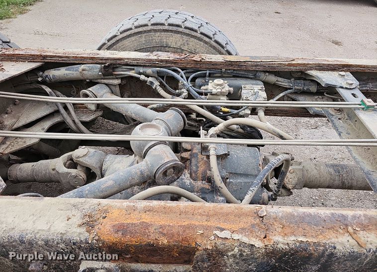 image for item MH9394 2007 Kenworth T300  truck cab and chassis