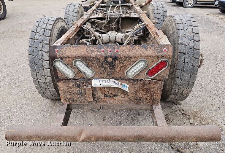 image for item MH9394 2007 Kenworth T300  truck cab and chassis