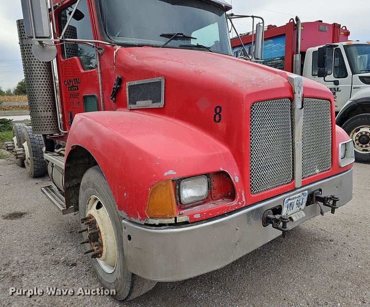 image for item MH9394 2007 Kenworth T300  truck cab and chassis