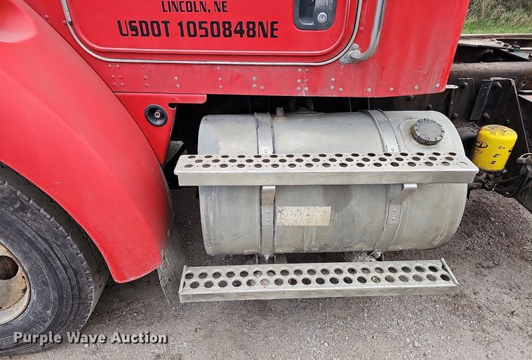 image for item MH9394 2007 Kenworth T300  truck cab and chassis