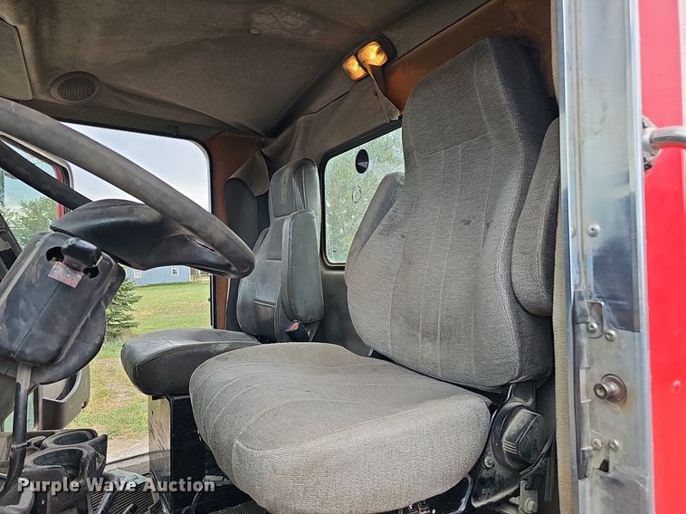 image for item MH9394 2007 Kenworth T300  truck cab and chassis