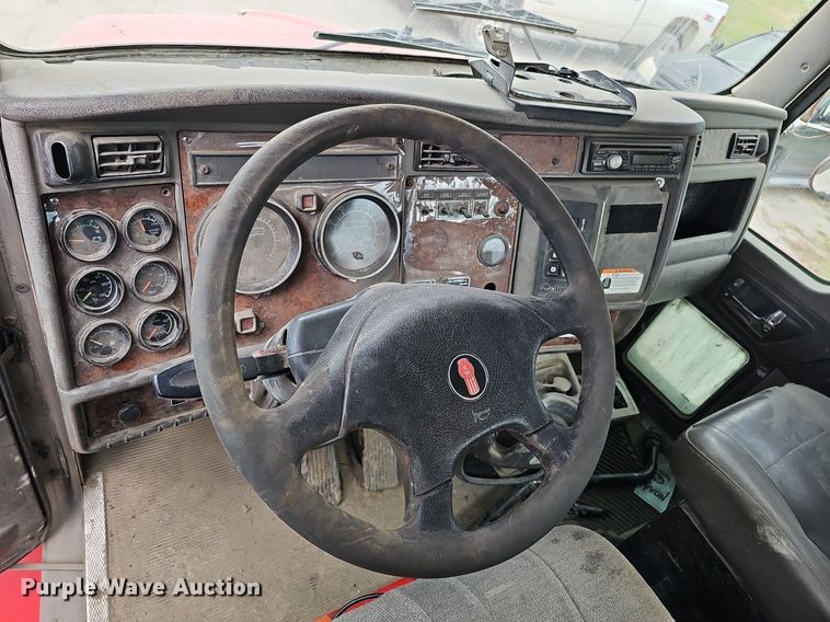 image for item MH9394 2007 Kenworth T300  truck cab and chassis