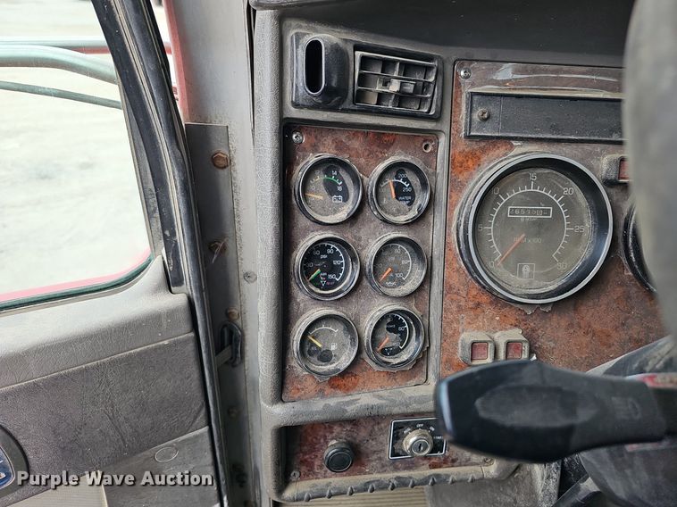 image for item MH9394 2007 Kenworth T300  truck cab and chassis