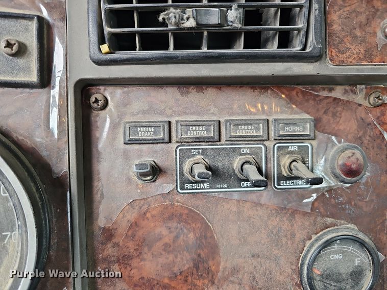 image for item MH9394 2007 Kenworth T300  truck cab and chassis