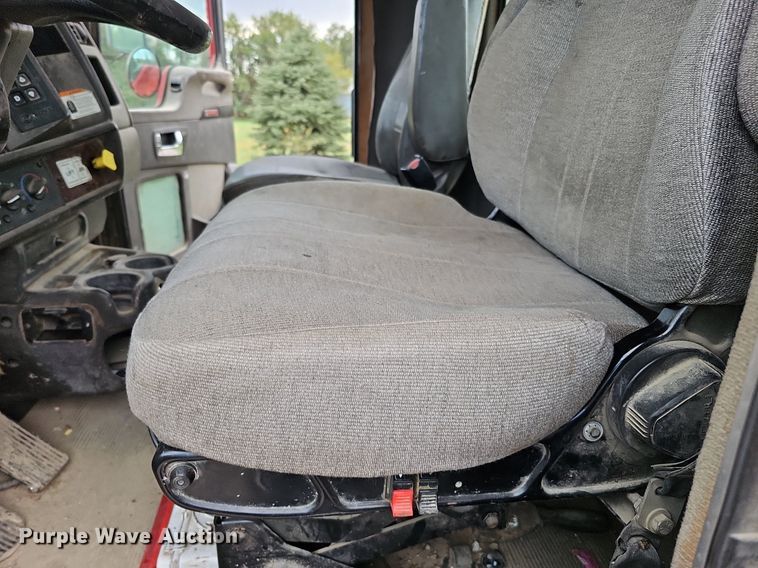 image for item MH9394 2007 Kenworth T300  truck cab and chassis