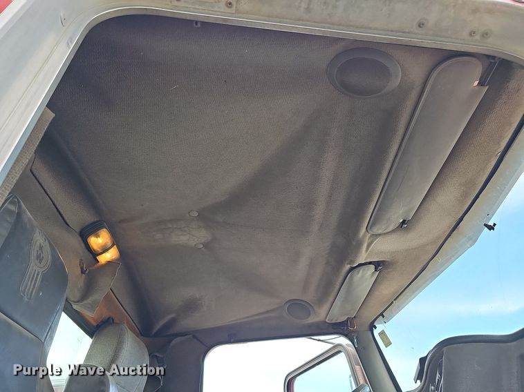 image for item MH9394 2007 Kenworth T300  truck cab and chassis