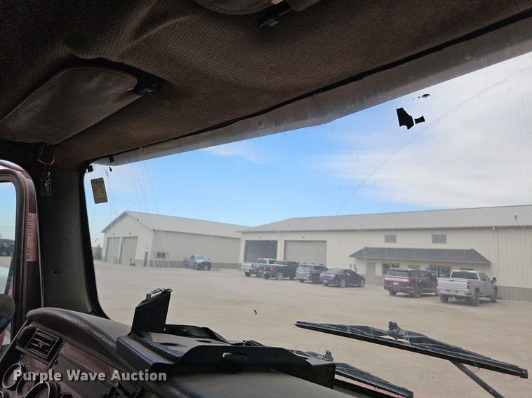 image for item MH9394 2007 Kenworth T300  truck cab and chassis