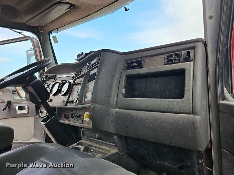 image for item MH9394 2007 Kenworth T300  truck cab and chassis