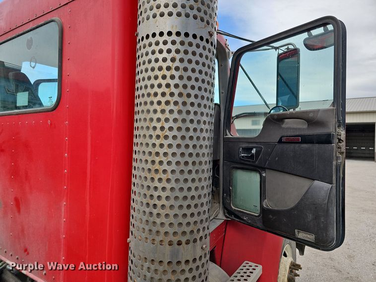 image for item MH9394 2007 Kenworth T300  truck cab and chassis