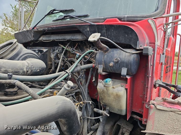 image for item MH9394 2007 Kenworth T300  truck cab and chassis