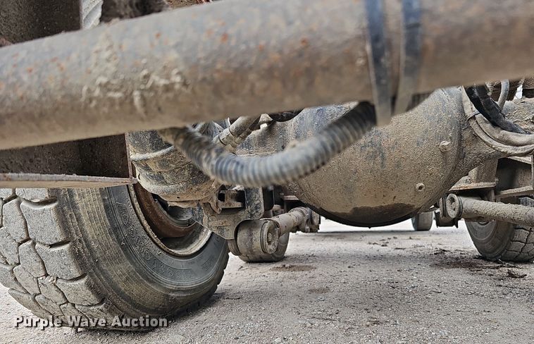 image for item MH9394 2007 Kenworth T300  truck cab and chassis