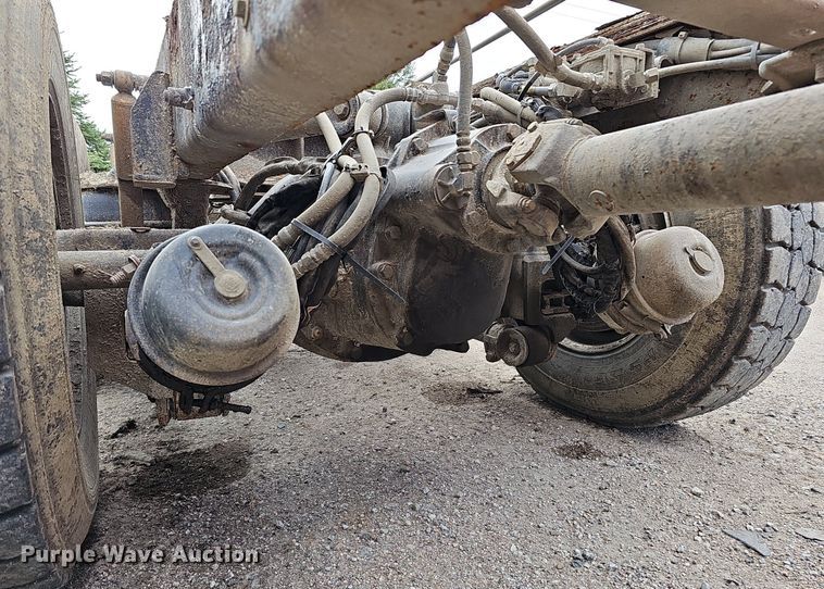 image for item MH9394 2007 Kenworth T300  truck cab and chassis